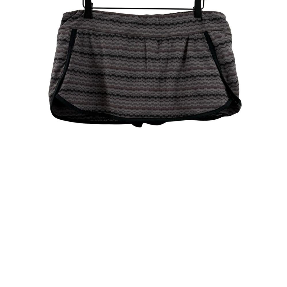 Athleta Swim Skort Size XL Ripple Skirt Swim Gray Chevron Black Built In Brief